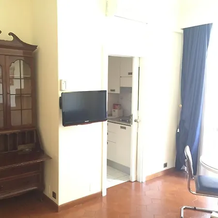 V House 로마