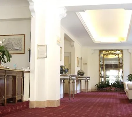 V House Apartment