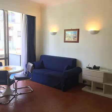 V House Apartment