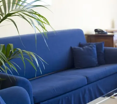 V House Apartment